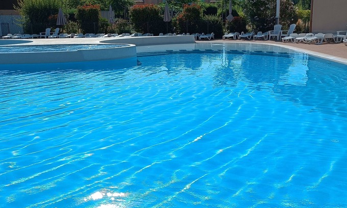 Aubignan House | Maison Deux Chambres Dans Résidence de Vacances Avec Piscine