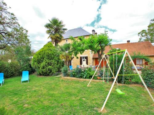 Calviac-en-Perigord House | Family Retreat with Pool in Nature Near Dordogne Attractions