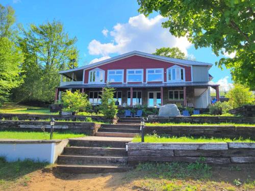 Saint Donat House | Relaxing Lakeside Retreat with Spa, Beach & Pet-Friendly Perks