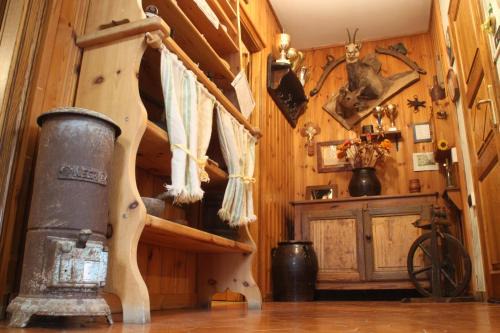 Charvensod Apartment | Pet-Friendly Getaway at Maison du Chasseur - 8.8/10 Rated