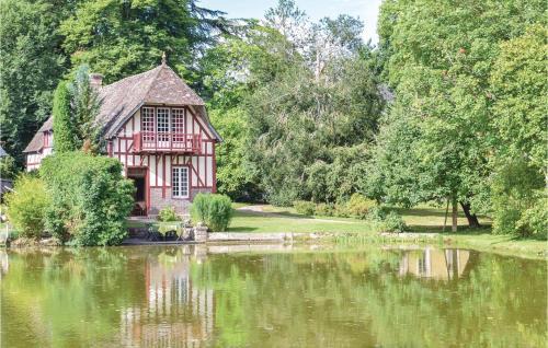 Beaumontel House | Cozy Maison Du Lac: Pet and Child Friendly Retreat