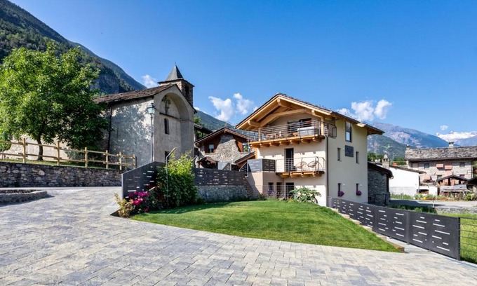 Pompiod Apartment | Discover Maison Duc Apartments: Family-Friendly Retreat