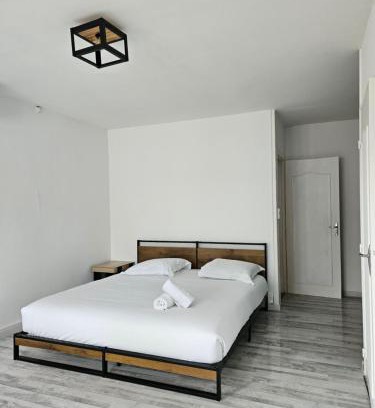 Orbigny House | Maison Ed'Or: Family-Friendly Getaway Near Beauval Zoo
