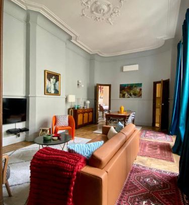 Bastide Saint-Louis Apartment | Historic Duplex in Carcassonne - Pet-Friendly & Highly Rated