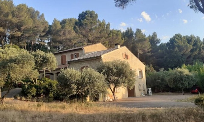 Sorgues Apartment | Elegant Maison en Campagne with Private Pool Near Avignon