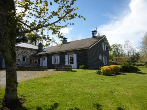 Araules House | Family-Friendly Retreat with Terrace Near Pic du Lizieux