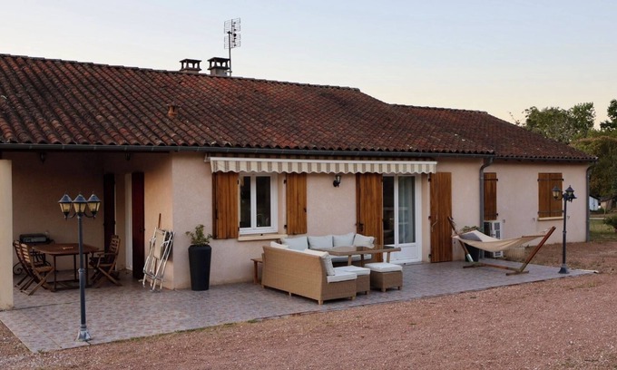 Saint-Pierre-de-Cole House | Charming House in Green Perigord with Family-Friendly Amenities