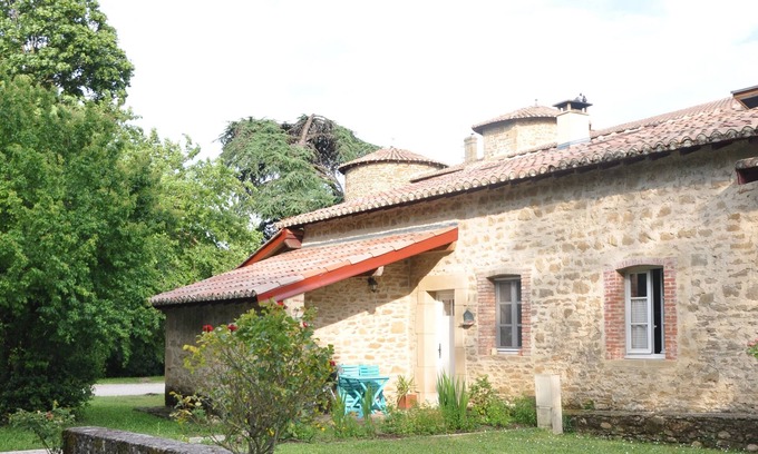 Chavannes House | Charming Maison en Pierre with Pool and Family-Friendly Amenities