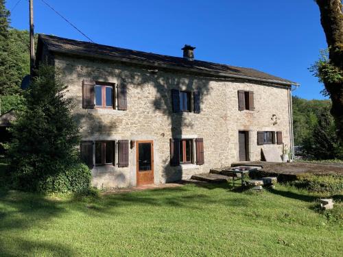 Le Bez House | Elegant Stone Retreat in Sidobre with Spa & Pet-Friendly