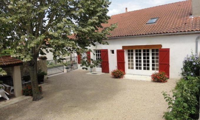 Charroux House | Cozy Maison in Charroux with Terrace & Mountain Views