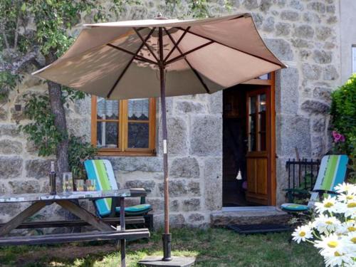 Estivareilles House | Gîte Estivareilles: 9.5/10 Rated, Family & Pet Friendly