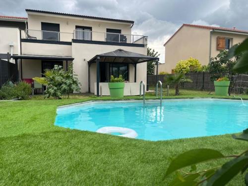 Cebazat Villa | Inviting Maison Entière with Pool & Hot Tub Amenities