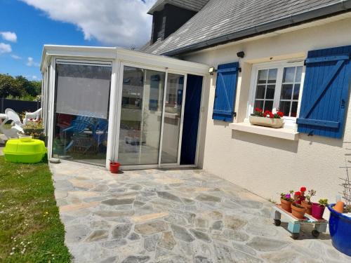 Primelin Bed & Breakfast | Oceanfront Maison Entre Terre et Mer: Guest Rated 8/10