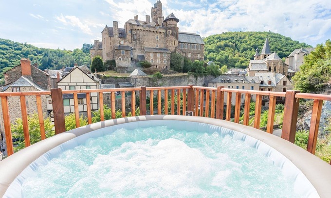 Estaing House | Discover Maison Estagnole: Family & Pet-Friendly Retreat