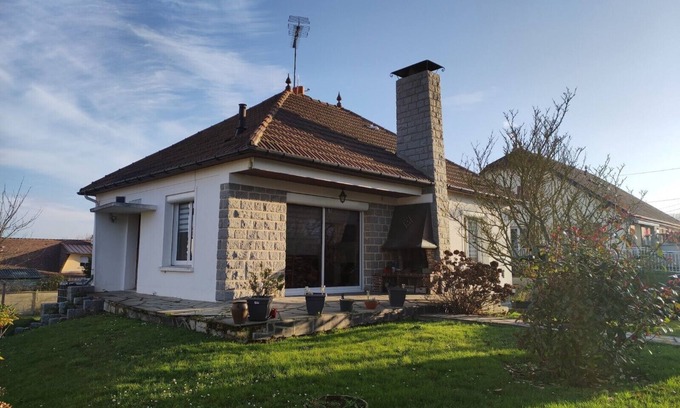 Ver-sur-Mer Cottage | Relax at Maison et Jardin Bord de Mer with Ocean Views