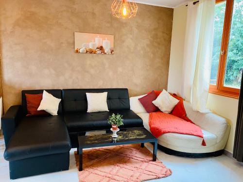 Saint-Brice-sous-Foret Apartment | Discover Maison et sa Dépendance Amidst Montmorency Orchards