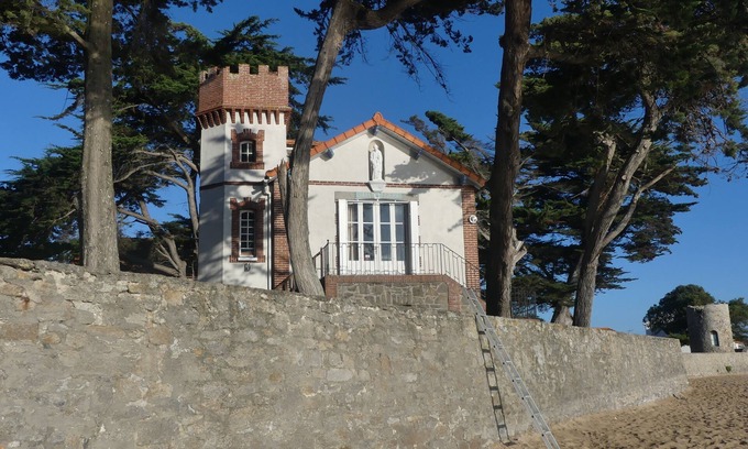 Noirmoutier-en-l'Ile House | Beachfront Family Retreat at Maison Familiale Noirmoutier