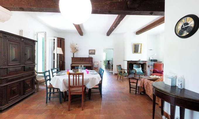 Castelnau-le-Lez House | Maison Familiale Avec Grand Jardin Privé au Bord du Lez