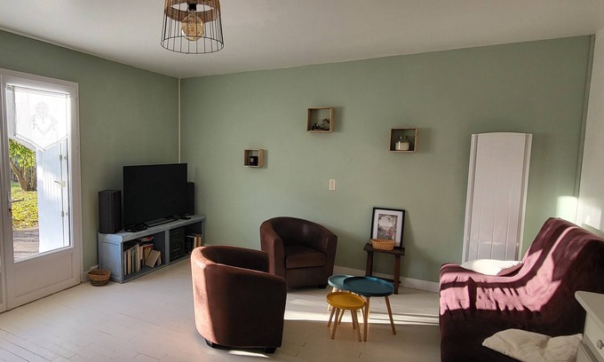 Nalliers House | Cozy Family Retreat: Your Gateway to Scenic Getaways!