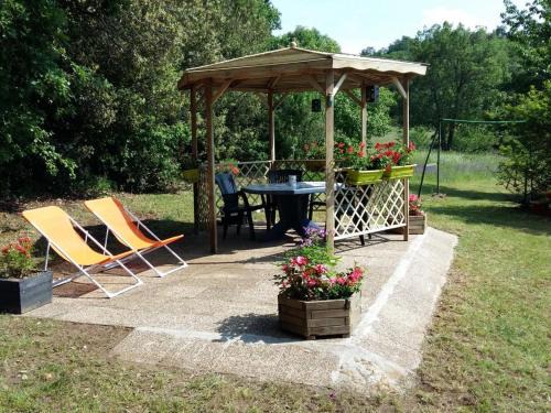 Sainte-Mondane House | Family Retreat with Garden Near Sarlat - Pet Friendly