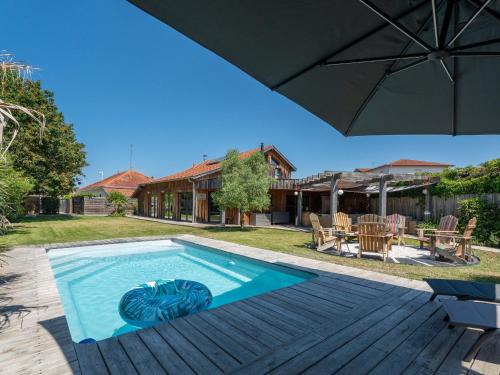 Biscarrosse Villa | Family-Friendly Loft with Heated Pool in Biscarrosse