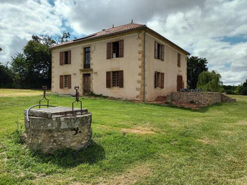 Montesquiou House | Charming Maison: Pet & Child Friendly Getaway Awaits