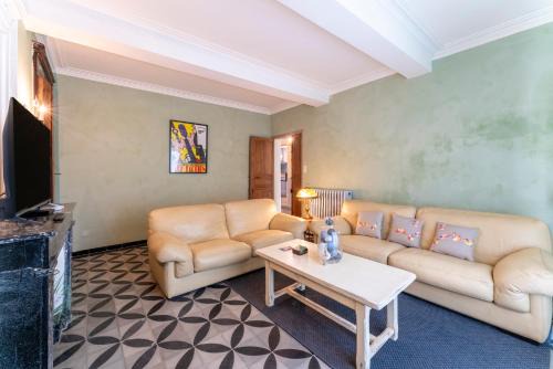 Manduel House | Elegant Maison Gisèle in Manduel - Family-Friendly Retreat