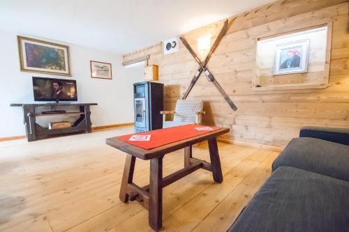 Courmayeur Apartment | Exceptional Family-Ready Retreat at Maison Glarey Courmayeur