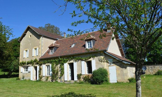 Urzy House | Family-Friendly Retreat Surrounded by Nature in Burgundy