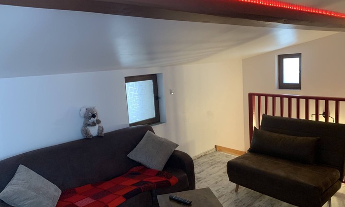 Aouste-sur-Sye House | Cozy Retreat with Private Indoor Sauna & Pet-Friendly Stay