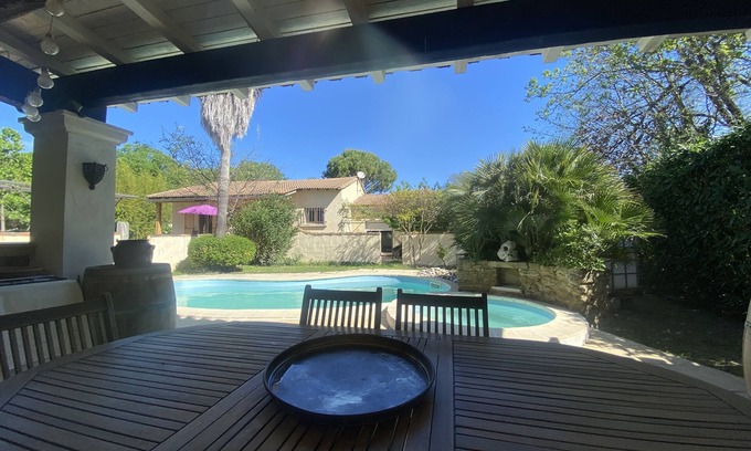 Collias House | Relaxing Retreat with Pool in Gardonuzespont du Gard