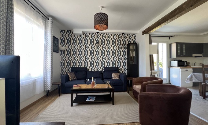 Rambouillet House | Cozy Maison Indépendante Near City and Forest Retreat