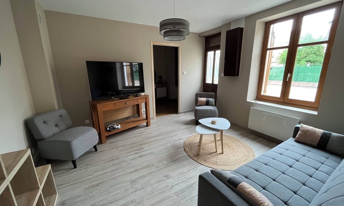 Saint-Amand-Montrond House | Tranquil Retreat at Maison Individuelle - 10/10 Guest Rated