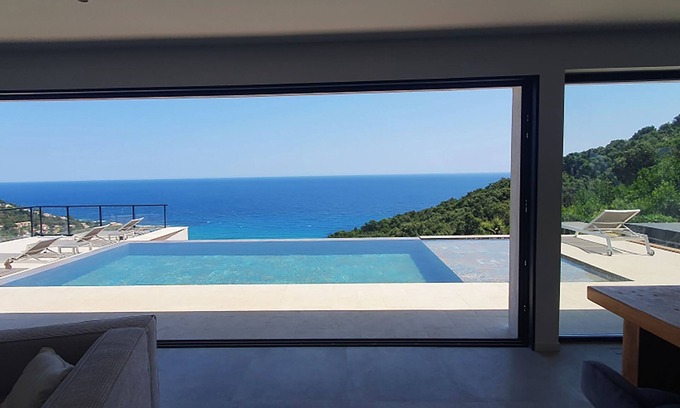 Tarcu House | Beachside Maison Individuelle: Ideal for Families & Pets