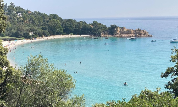 Ghisonaccia House | Family Home Steps from the Beach with Spa & Breakfast