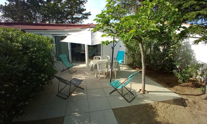 Torreilles-Plage House | Guest Rated 9.8: Maison Jardin with Oceanfront Views