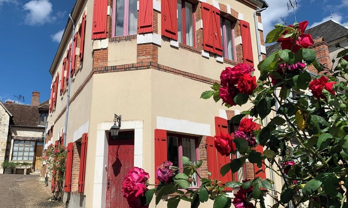 Mennetou-sur-Cher House | Experience Maison Jeanne D'arc in the Medieval City