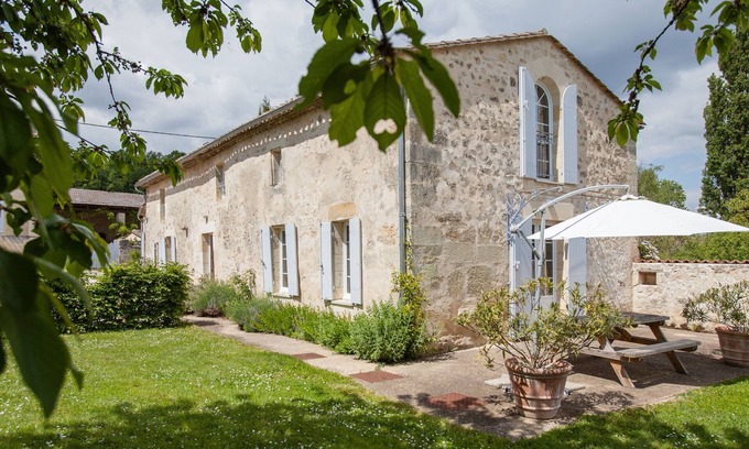Saint-Cibard House | Top-Rated Maison La Fleur Godard - Perfect for 8 Guests