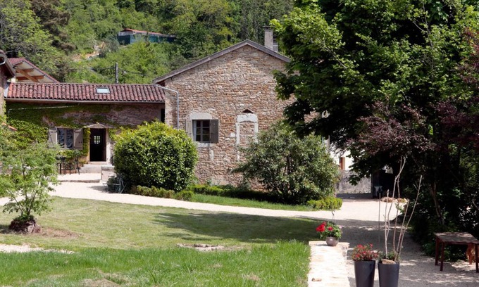 Jujurieux House | Unforgettable Stays at Maison La Jayette with Ocean Views