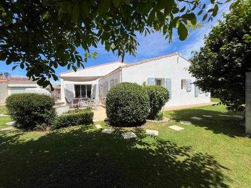Le Bois-Plage-en-Re House | Maison La Rabouillère avec jardin arboré
