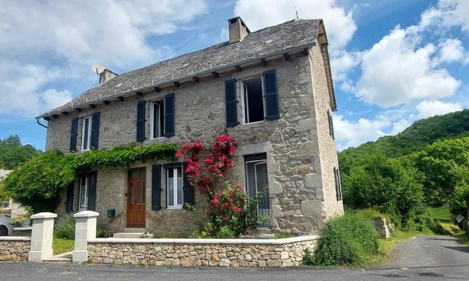 Leucamp House | Discover Maison la Taissotine: Guest Rated 9.3 with Breakfast