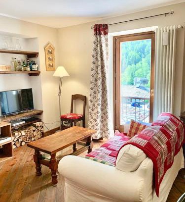 Pre-Saint-Didier Apartment | Family-Friendly Maison Lalla - Guest Rated 10/10