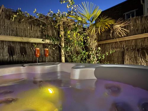 Quartier du Petit-Montrouge House | Elegant Maison Lavaud: Oceanfront Retreat with Spa & Pool
