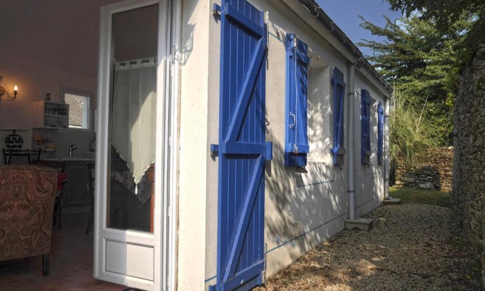 Le Palais House | Maison Le Palais: Family-Friendly Retreat for 4 in France