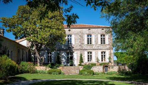 Castillon - Pujols Intercommunalite Bed & Breakfast | Experience Maison Le Sèpe: 4-Star Oceanfront Retreat