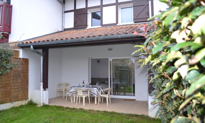 Saint-Pee-sur-Nivelle House | Pet-Friendly Maison Lore Mendi Amotz - Rated 8.9/10