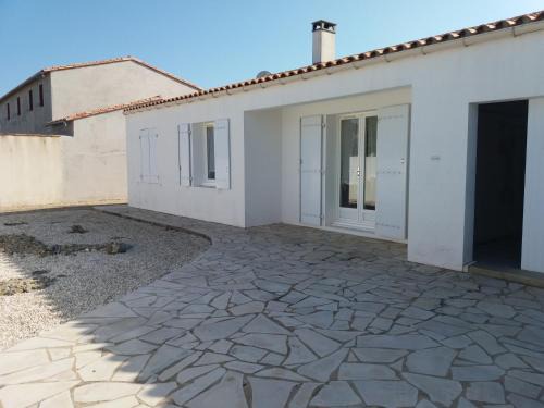 Ars-en-Re House | Bright Maison Lumineuse with Oceanfront Views in Ars en Ré