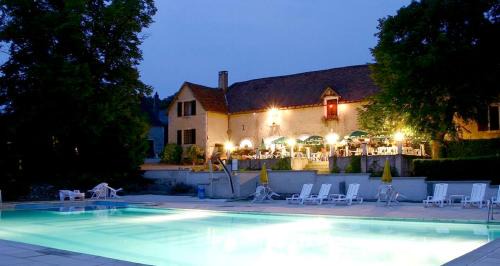 Carlucet House | Bright Maison in Carlucet with Shared Pool & Family Friendly