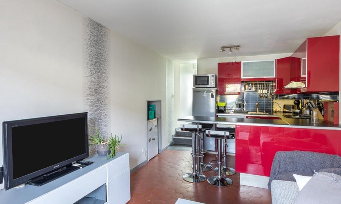 Mareuil-les-Meaux House | Pet-Friendly Retreat at Maison Mareuil - Family Welcome
