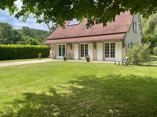 Luzech House | Oceanfront Retreat at Maison Mariela - Guest Rated 9.9/10